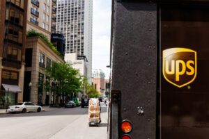 Cómo presentar una reclamación después de un accidente de camión de UPS