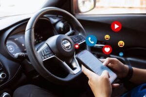 What Are 5 Examples of Distracted Driving?